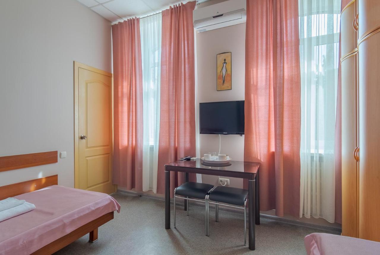 Hotel Gostinyj Dom Харков Екстериор снимка