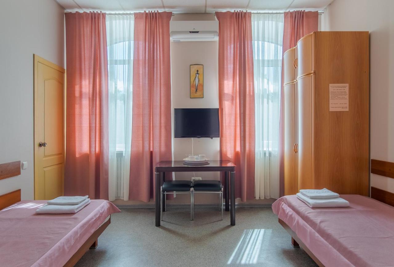 Hotel Gostinyj Dom Харков Екстериор снимка
