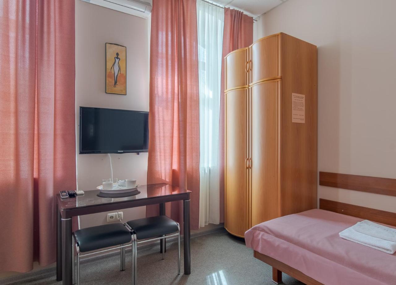Hotel Gostinyj Dom Харков Екстериор снимка