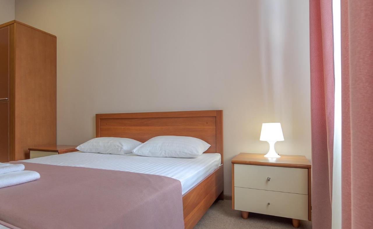 Hotel Gostinyj Dom Харков Екстериор снимка